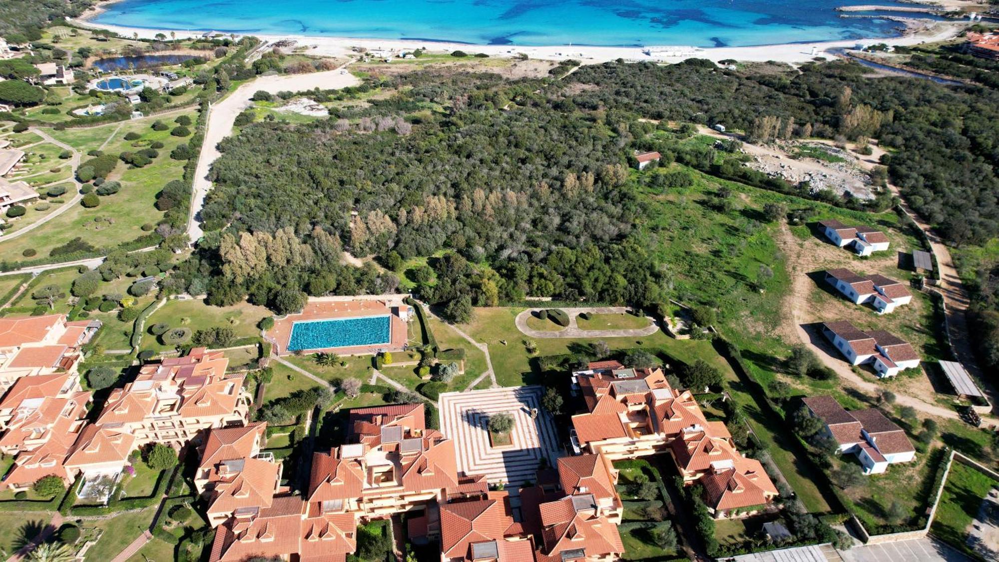 Ampio Trilocale Sul Golfo Di Marinella Villa Маринела Екстериор снимка